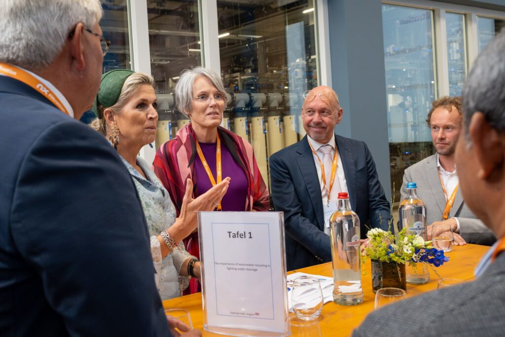 Ronde tafel gesprek met koningin Maxima, gemodereerd door Heleen Sombekke.